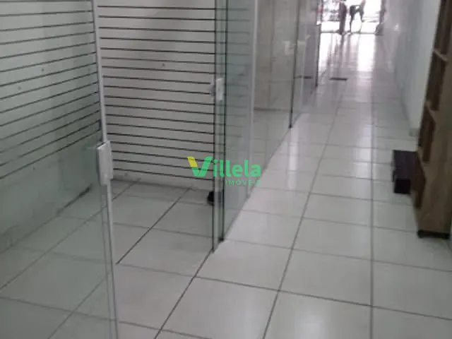 Prédio com 250m², à venda ou para alugar, no bairro Jardim Itapuã em Itaquaquecetuba