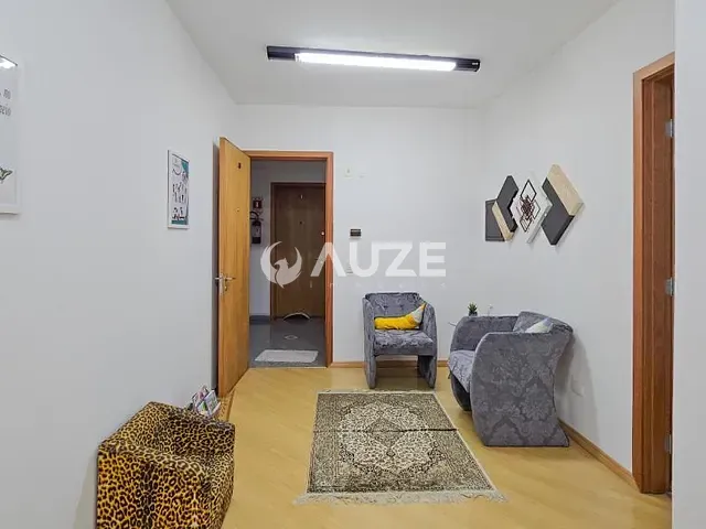 Prédio com 23m² 2 quartos e 1 banheiro, à venda, no bairro Água Verde em Curitiba