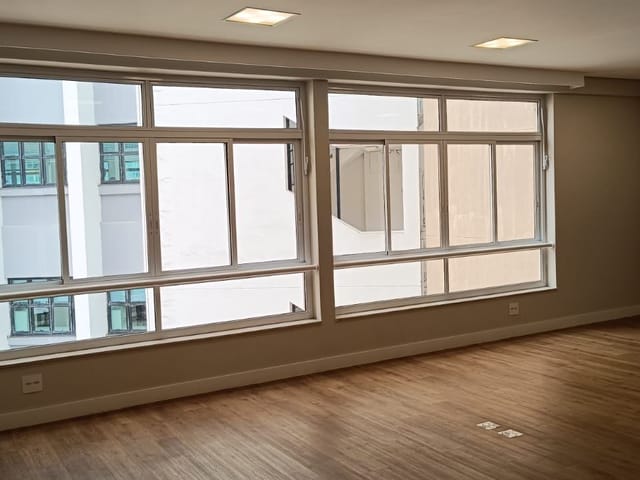 Conjunto comercial com 200m², à venda, no bairro Centro em São Paulo