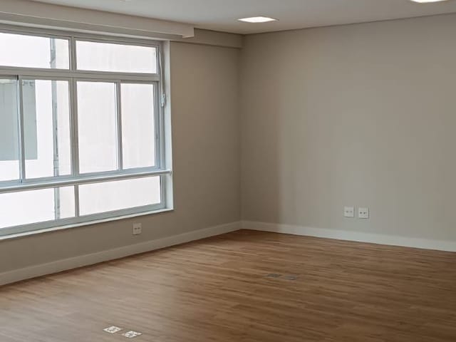 Conjunto comercial com 200m², à venda, no bairro Centro em São Paulo