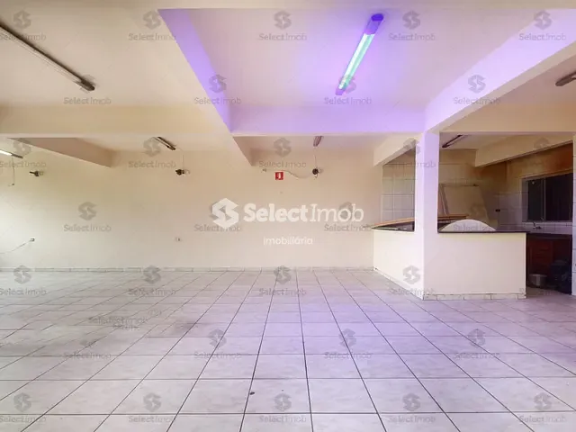 Prédio com 600m², à venda, no bairro Parque Bandeirantes em Mauá