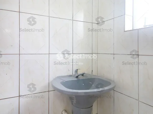 Prédio com 600m², à venda, no bairro Parque Bandeirantes em Mauá