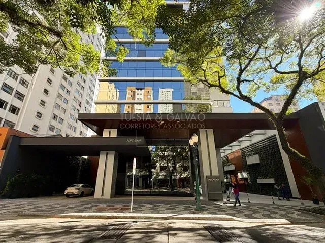 Prédio com 28m², para alugar, no bairro Centro em Curitiba
