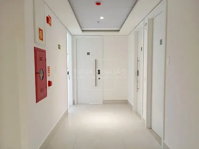 Prédio com 28m², para alugar, no bairro Centro em Curitiba