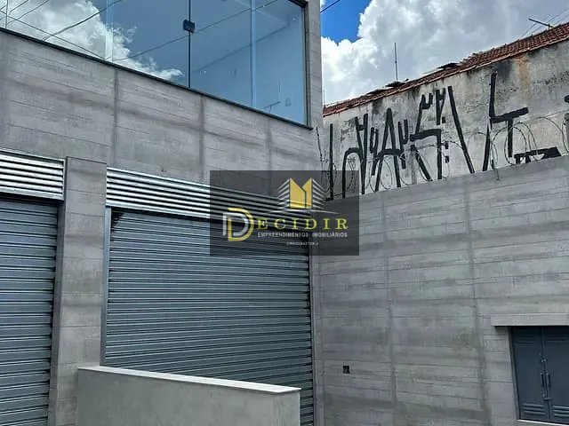 Prédio com 900m², para alugar, no bairro Quarta Parada em São Paulo