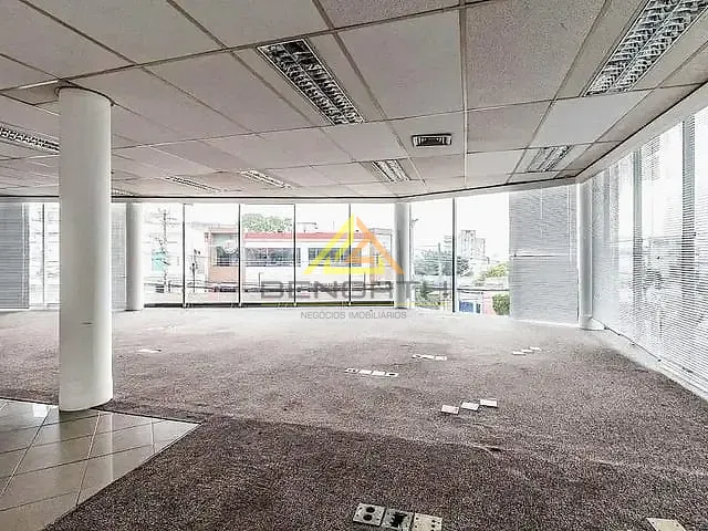 Prédio com 903m², para alugar, no bairro Vila Romana em São Paulo