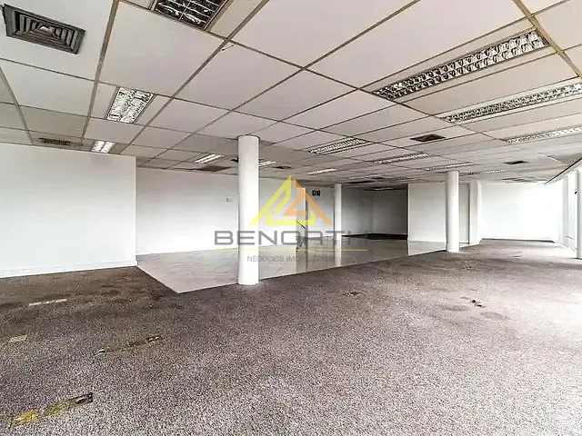 Prédio com 903m², para alugar, no bairro Vila Romana em São Paulo