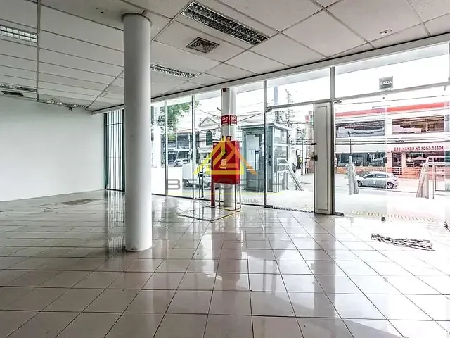 Prédio com 903m², para alugar, no bairro Vila Romana em São Paulo