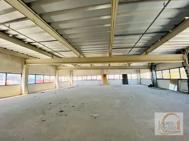 Prédio com 950m², para alugar, no bairro Caetetuba em Atibaia