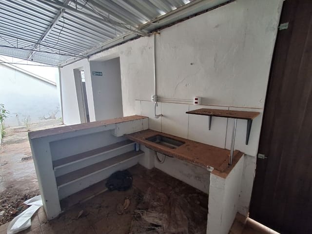 Prédio com 450m², para alugar, no bairro Centro em Birigui