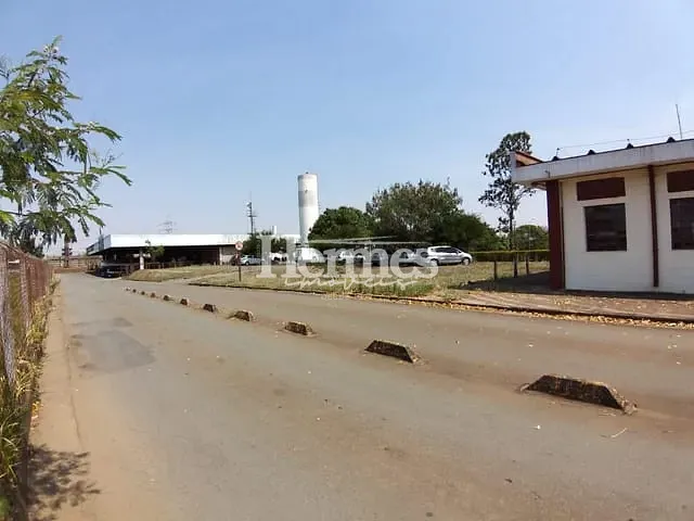 Sala com 4000m², para alugar, no bairro Cascata em Paulínia