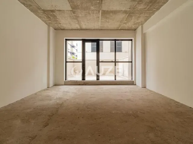 Prédio com 63m², à venda, no bairro Centro em Curitiba