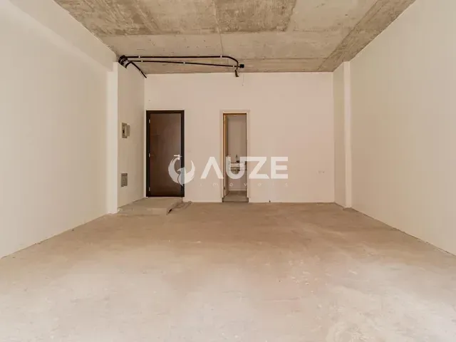 Prédio com 63m², à venda, no bairro Centro em Curitiba