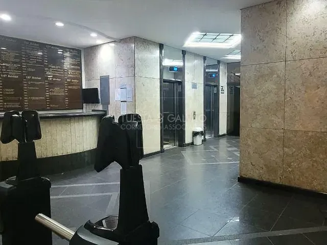 Prédio com 36m², para alugar, no bairro Centro em Curitiba