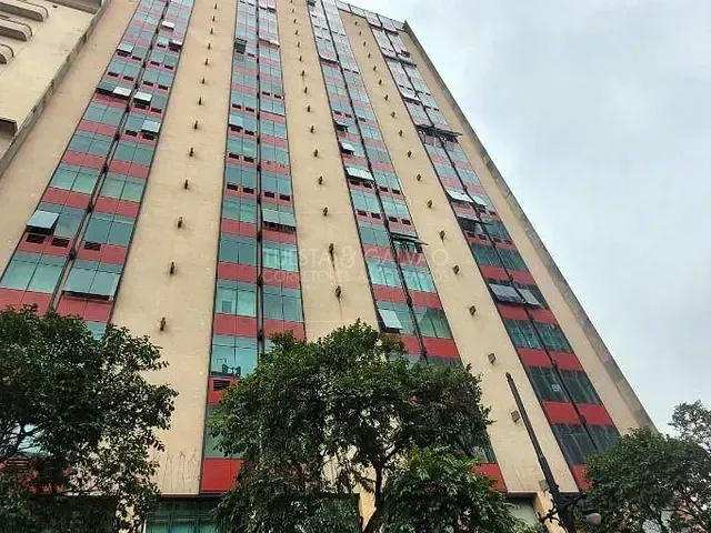Prédio com 36m², para alugar, no bairro Centro em Curitiba
