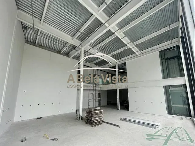 Prédio com 1500m², para alugar, no bairro Centro em Osasco