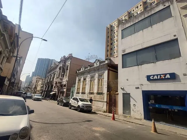 Prédio com 750m², à venda ou para alugar, no bairro Centro em Rio de Janeiro