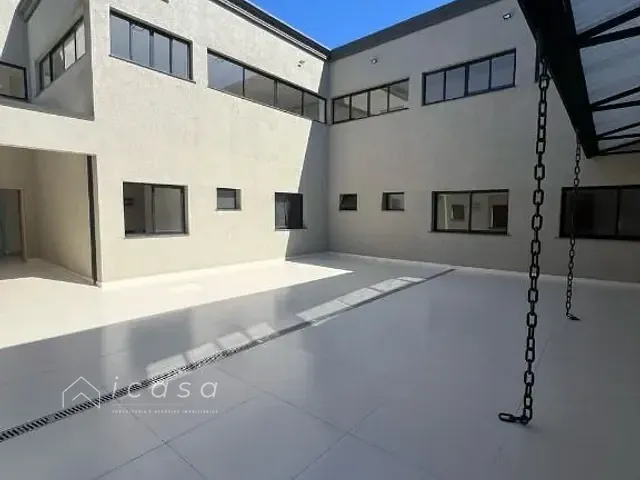 Prédio com 2000m², à venda, no bairro Centro em Caraguatatuba