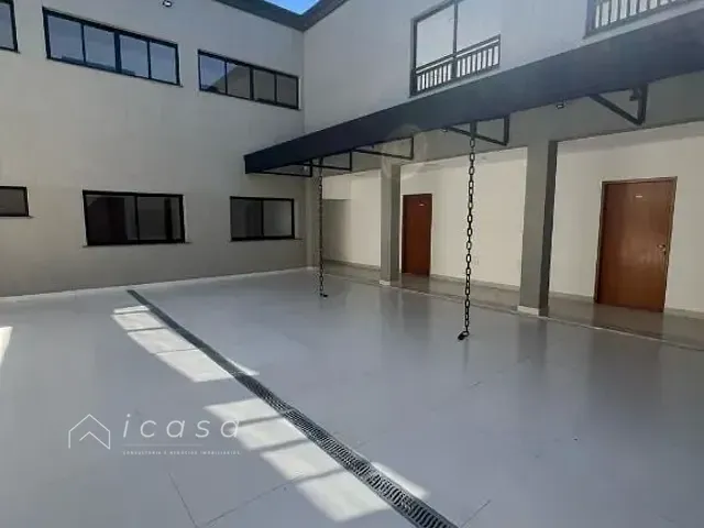 Prédio com 2000m², à venda, no bairro Centro em Caraguatatuba