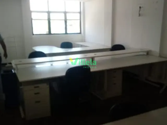 Prédio com 426m², para alugar, no bairro Centro em Poá