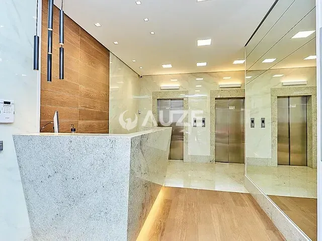 Prédio com 54m², para alugar, no bairro Centro em Curitiba