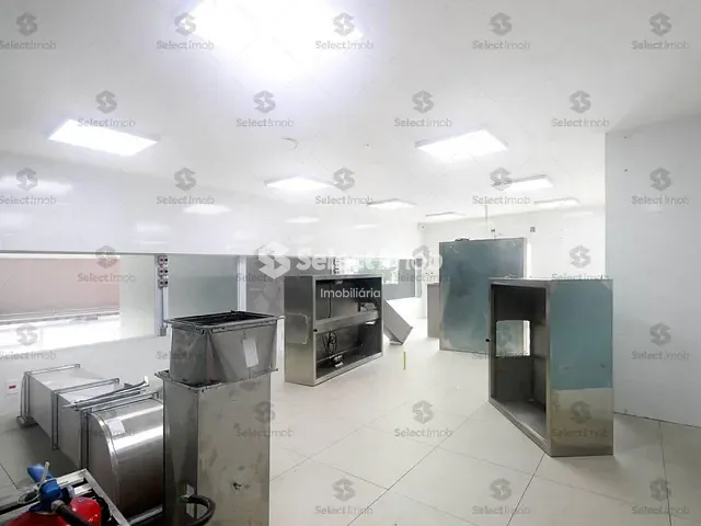 Prédio com 380m², para alugar, no bairro Vila Nossa Senhora das Vitórias em Mauá