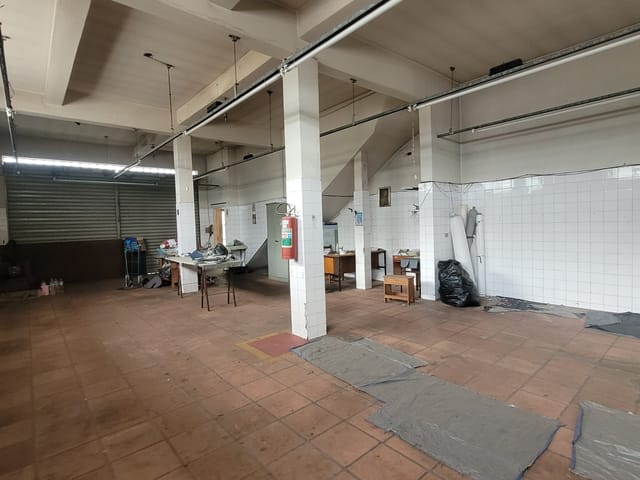 Foto do Prédio - EXCELENTE IMÓVEL COMERCIAL,COM MAIS DE 400 M² E LOCALIZAÇÃO PRIVILEGIADA EM AVENIDA MOVIMENTADA NA VILA CISPER!!! | Unique Imóveis