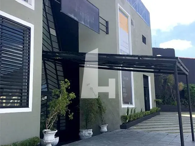 Prédio com 440m², à venda ou para alugar, no bairro Parque Renato Maia em Guarulhos