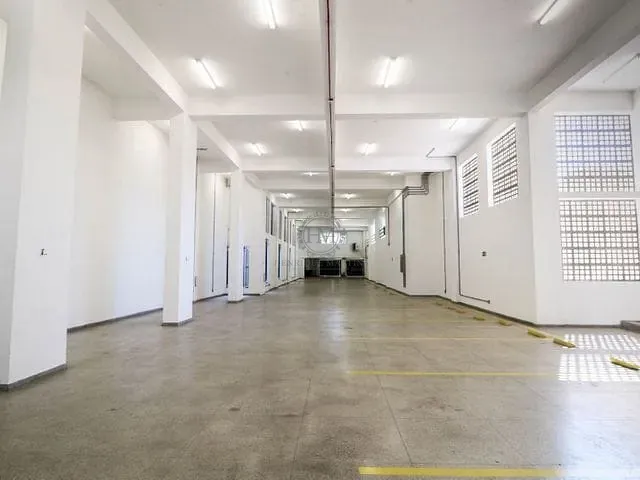 Prédio com 3550m², à venda, no bairro São Cristóvão em Rio de Janeiro