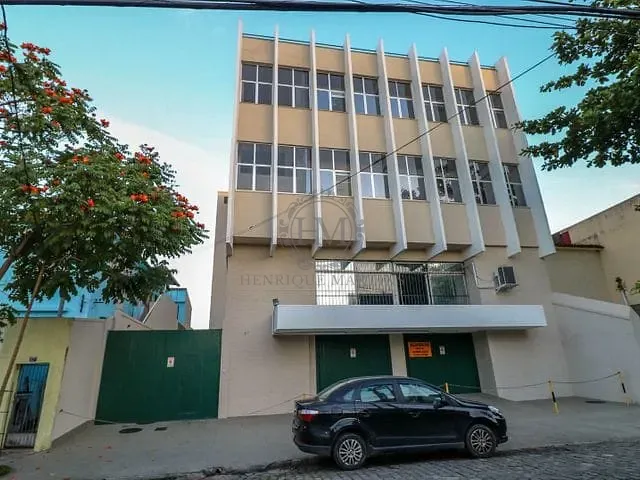 Prédio com 3550m², à venda, no bairro São Cristóvão em Rio de Janeiro