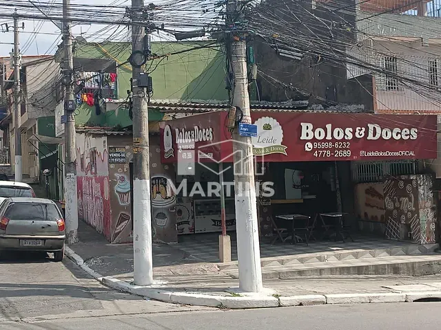 Prédio com 171m², à venda, no bairro Parque Pirajussara em Embu das Artes