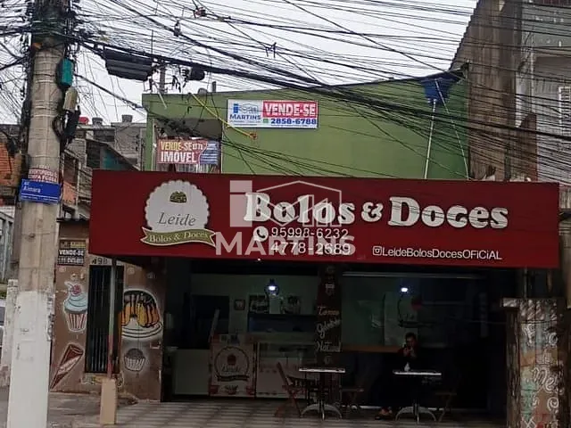 Prédio com 171m², à venda, no bairro Parque Pirajussara em Embu das Artes