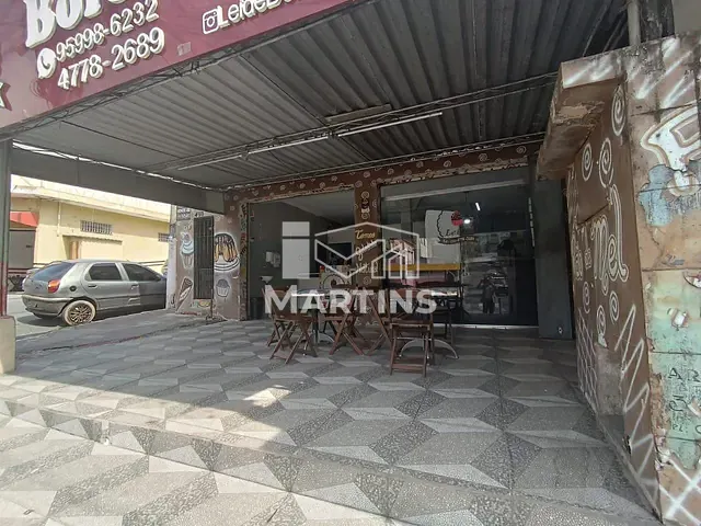 Prédio com 171m², à venda, no bairro Parque Pirajussara em Embu das Artes