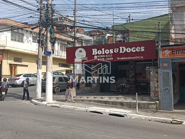 Prédio com 171m², à venda, no bairro Parque Pirajussara em Embu das Artes