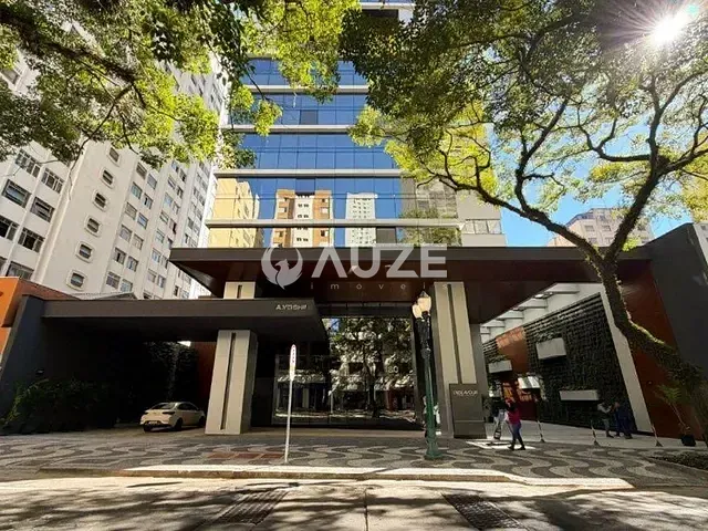 Prédio com 28m², para alugar, no bairro Centro em Curitiba