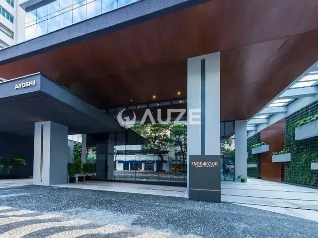 Prédio com 28m², para alugar, no bairro Centro em Curitiba