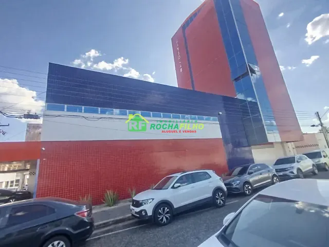 Prédio com 1557m², para alugar, no bairro Centro em Teresina