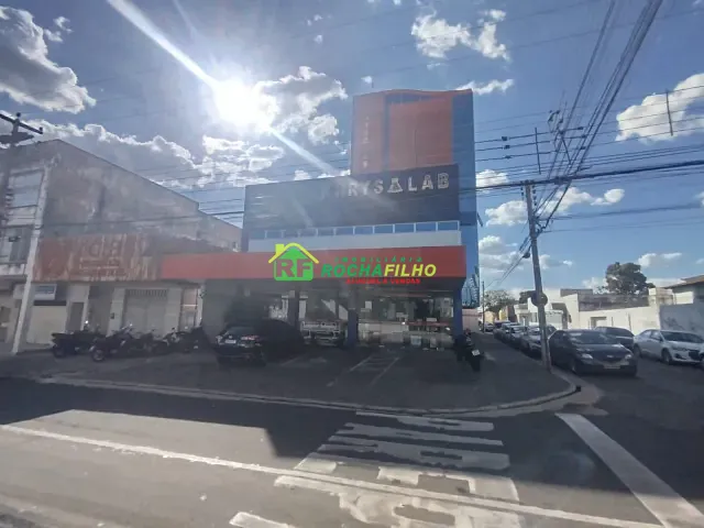 Prédio com 1557m², para alugar, no bairro Centro em Teresina