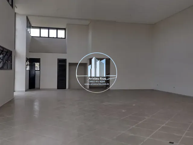 Prédio com 400m², para alugar, no bairro Santa Rita em Pouso Alegre