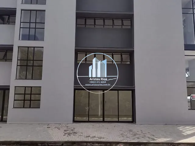 Prédio com 400m², para alugar, no bairro Santa Rita em Pouso Alegre