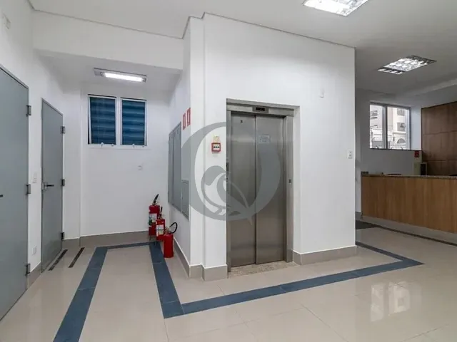 Prédio para alugar, no bairro Vila Azevedo em São Paulo