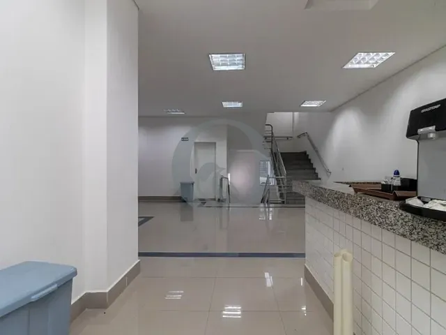 Prédio para alugar, no bairro Vila Azevedo em São Paulo