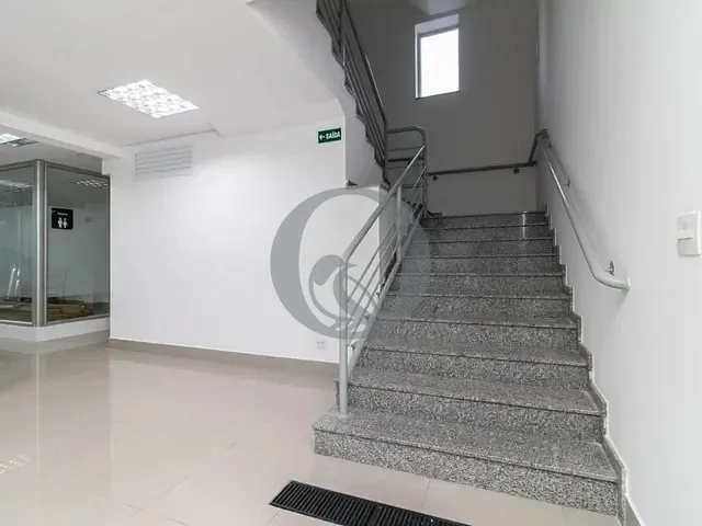 Prédio para alugar, no bairro Vila Azevedo em São Paulo