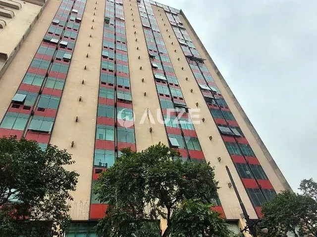 Prédio com 36m², para alugar, no bairro Centro em Curitiba