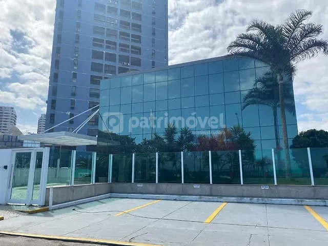Prédio com 2465m², à venda, no bairro Barra da Tijuca em Rio de Janeiro