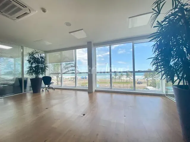 Prédio com 2465m², à venda, no bairro Barra da Tijuca em Rio de Janeiro