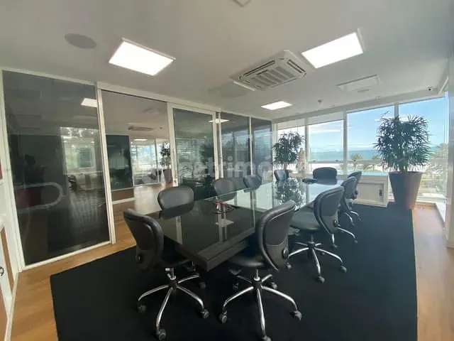 Prédio com 2465m², à venda, no bairro Barra da Tijuca em Rio de Janeiro