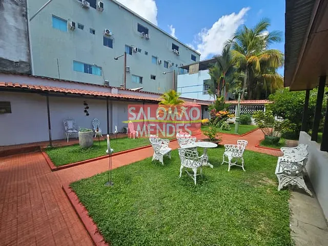 Prédio à venda, no bairro Marco em Belém