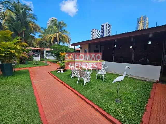 Prédio à venda, no bairro Marco em Belém