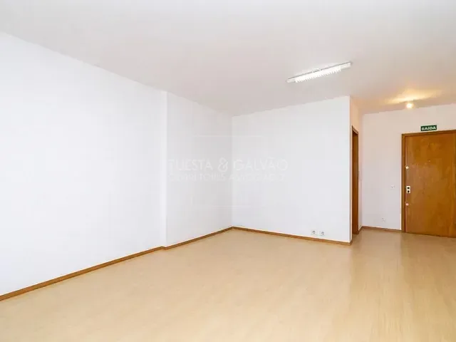 Prédio com 28m², à venda, no bairro Batel em Curitiba